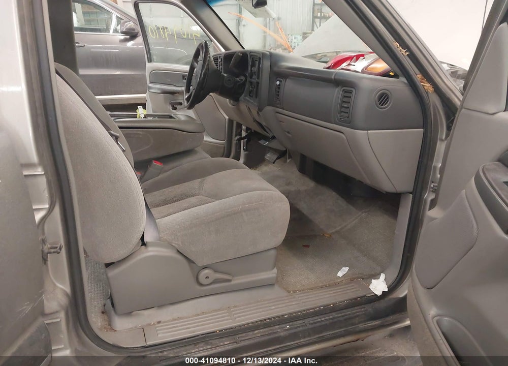 2003 CHEVROLET TAHOE LS VIN: 1GNEK13V53J288181