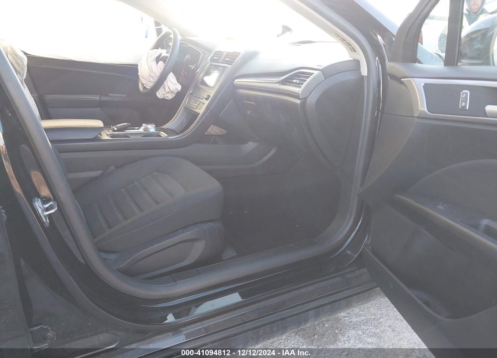 2020 FORD FUSION VIN: 3FA6P0HD5LR165372