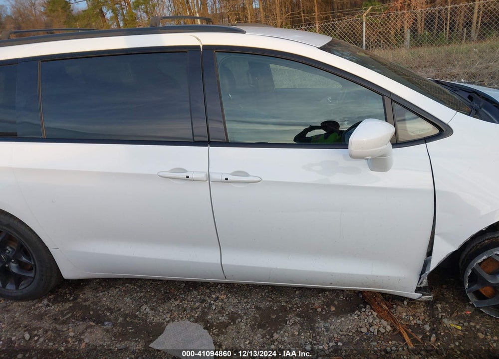 2020 CHRYSLER PACIFICA TOURING L PLUS VIN: 2C4RC1EG8LR102098