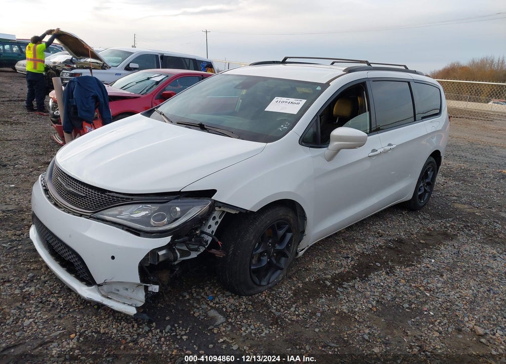 2020 CHRYSLER PACIFICA TOURING L PLUS VIN: 2C4RC1EG8LR102098