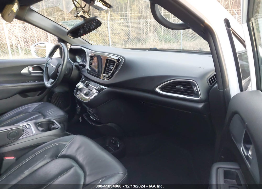 2020 CHRYSLER PACIFICA TOURING L PLUS VIN: 2C4RC1EG8LR102098