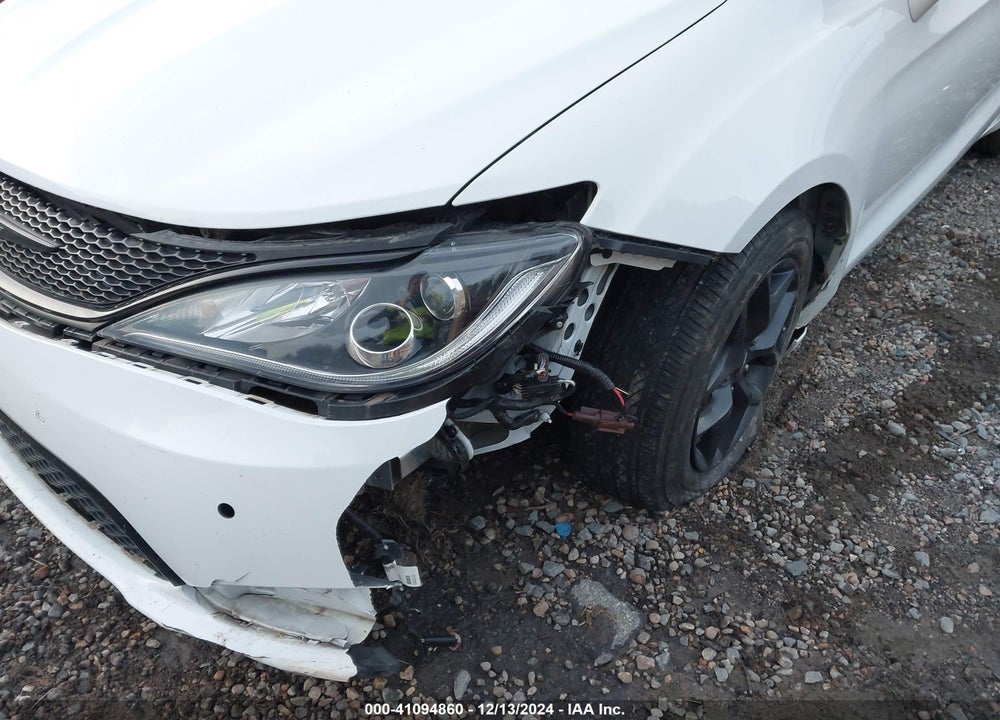 2020 CHRYSLER PACIFICA TOURING L PLUS VIN: 2C4RC1EG8LR102098