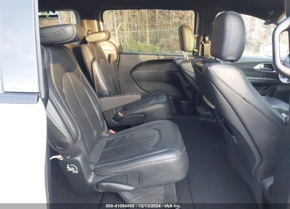 2020 CHRYSLER PACIFICA TOURING L PLUS VIN: 2C4RC1EG8LR102098