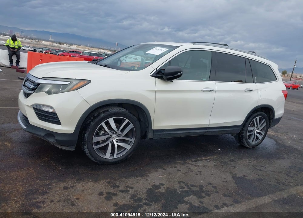 2018 HONDA PILOT TOURING VIN: 5FNYF6H9XJB051810