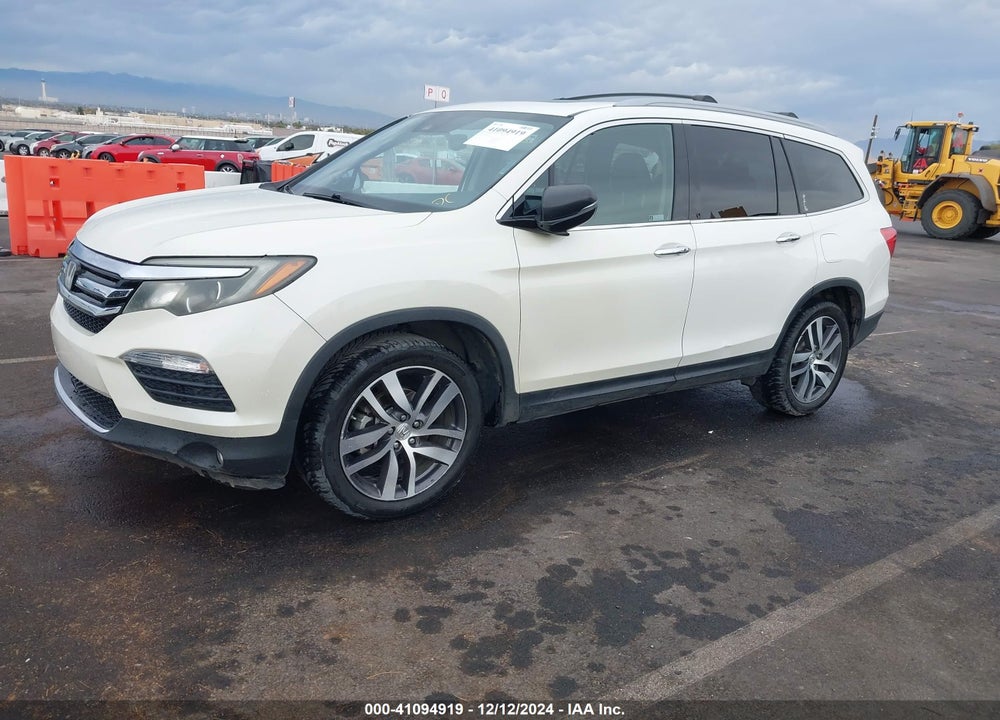 2018 HONDA PILOT TOURING VIN: 5FNYF6H9XJB051810