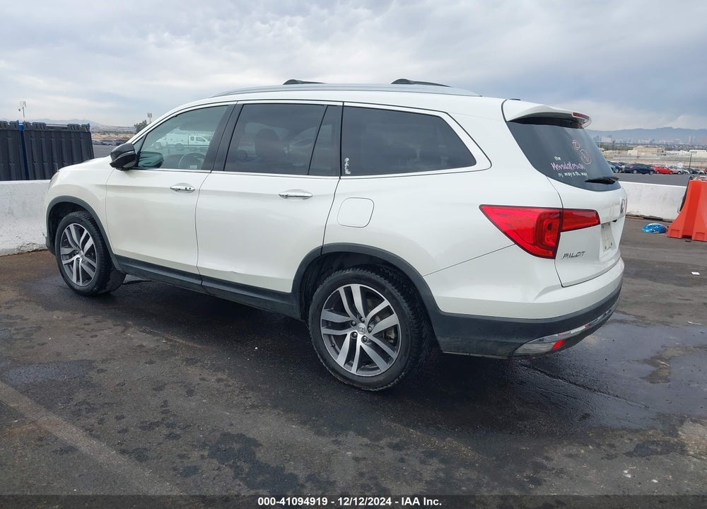 2018 HONDA PILOT TOURING VIN: 5FNYF6H9XJB051810