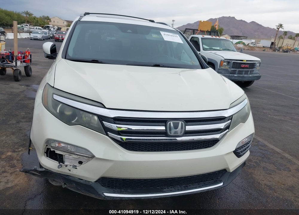 2018 HONDA PILOT TOURING VIN: 5FNYF6H9XJB051810