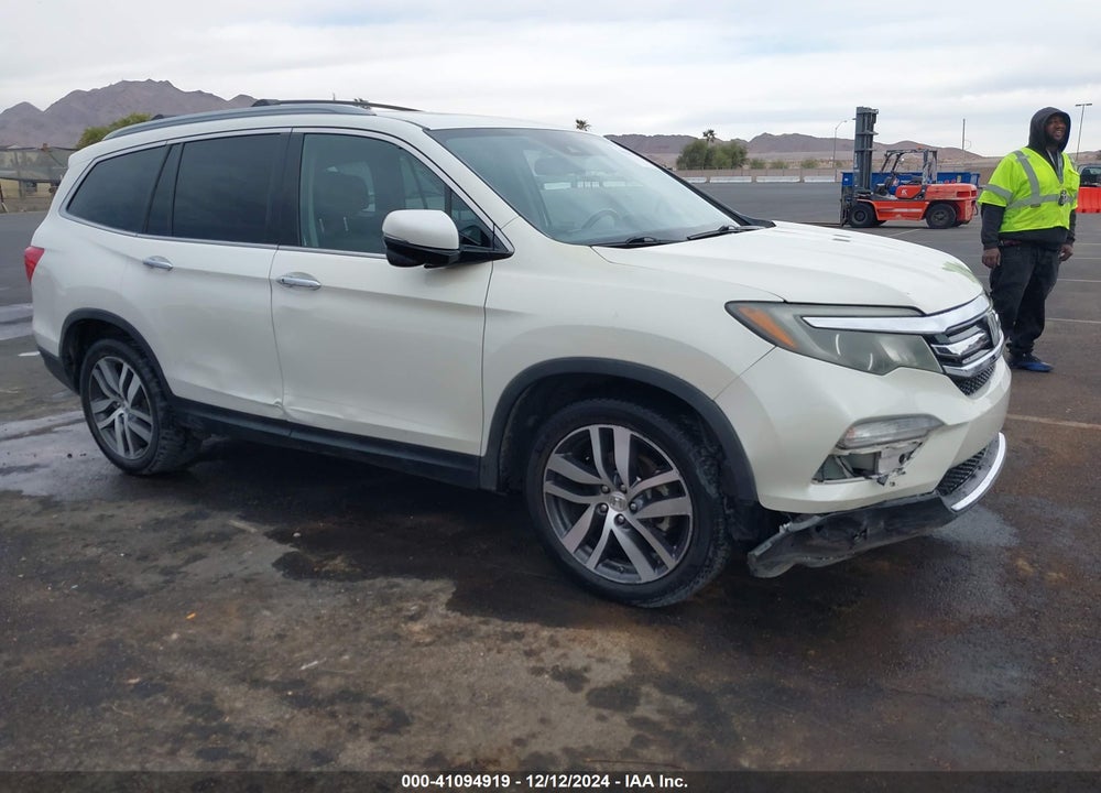 2018 HONDA PILOT TOURING VIN: 5FNYF6H9XJB051810