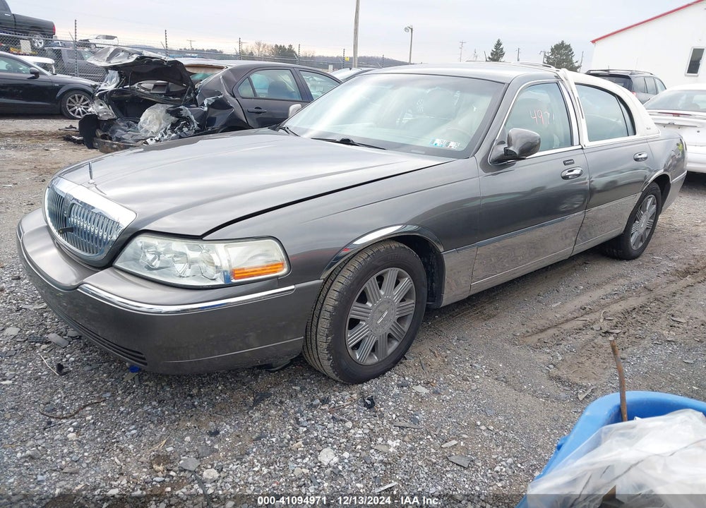 2004 LINCOLN TOWN CAR ULTIMATE VIN: 1LNHM83W24Y606571