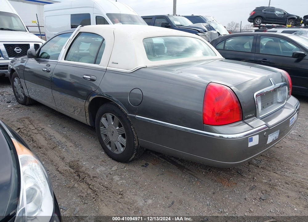 2004 LINCOLN TOWN CAR ULTIMATE VIN: 1LNHM83W24Y606571