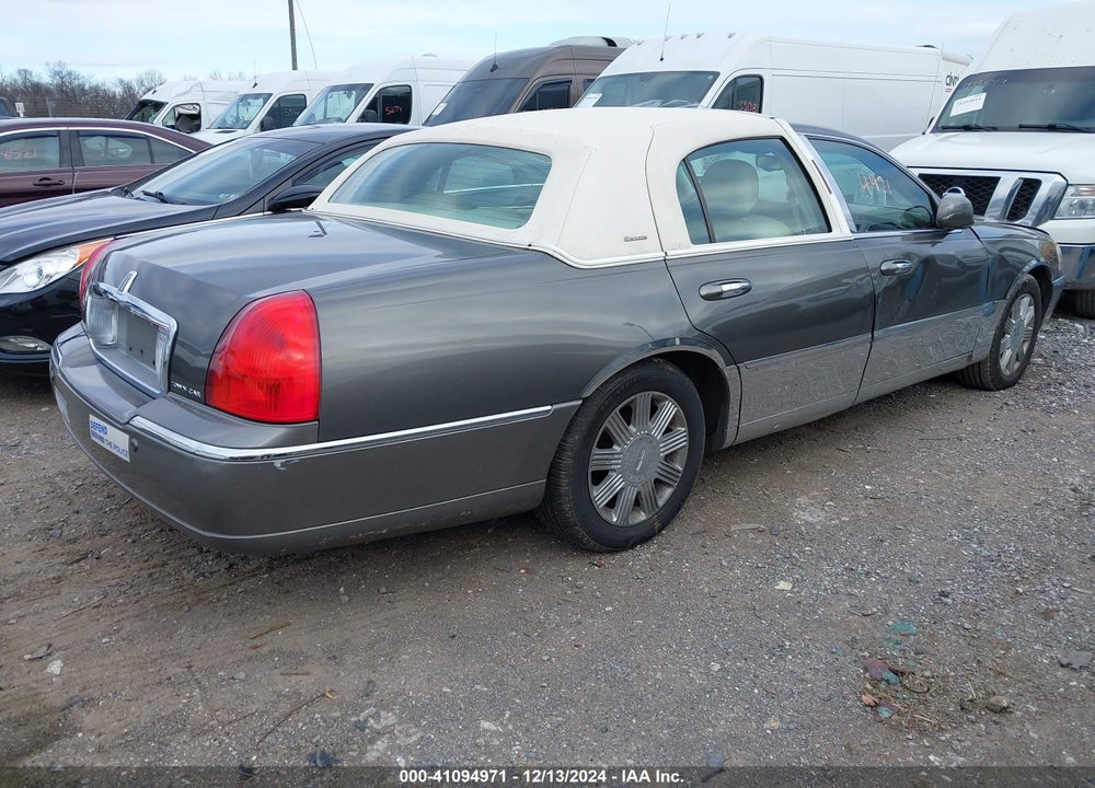 2004 LINCOLN TOWN CAR ULTIMATE VIN: 1LNHM83W24Y606571