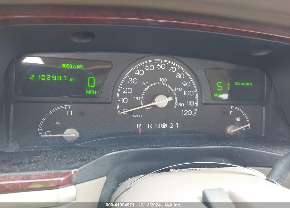 2004 LINCOLN TOWN CAR ULTIMATE VIN: 1LNHM83W24Y606571