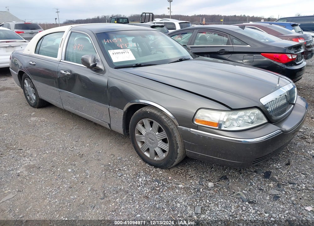 2004 LINCOLN TOWN CAR ULTIMATE VIN: 1LNHM83W24Y606571