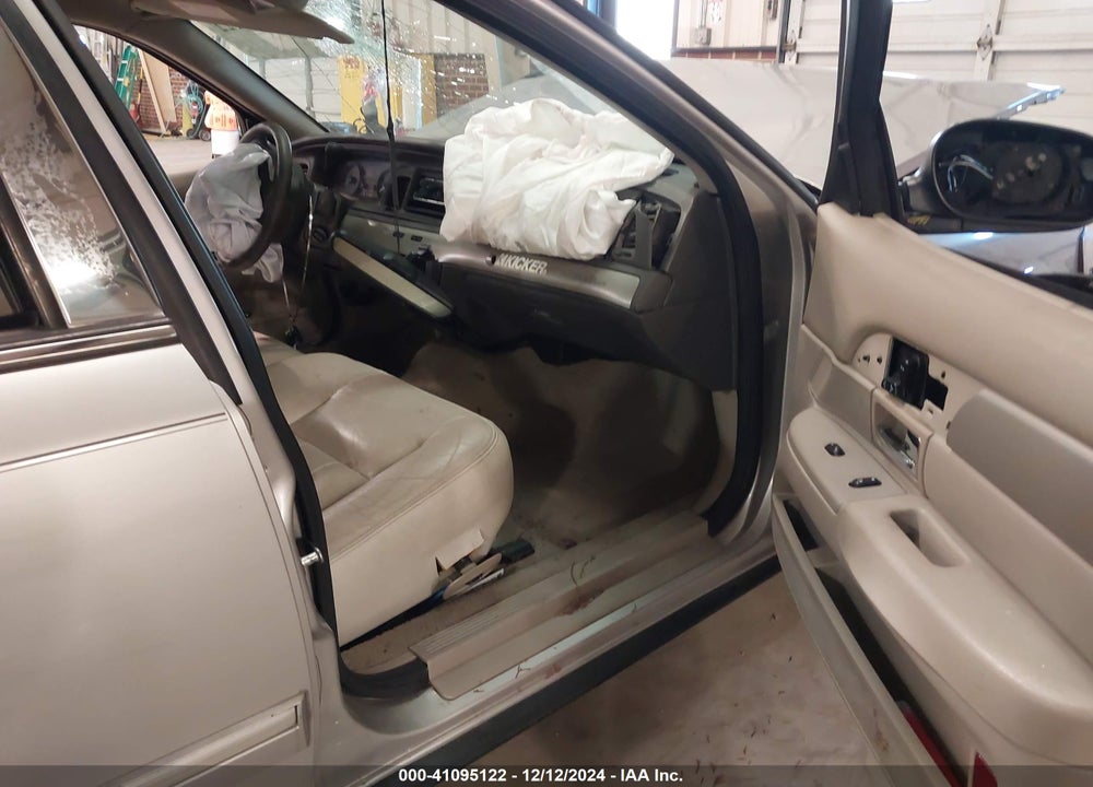 2007 MERCURY GRAND MARQUIS VIN: 2MEHM75W27X602955