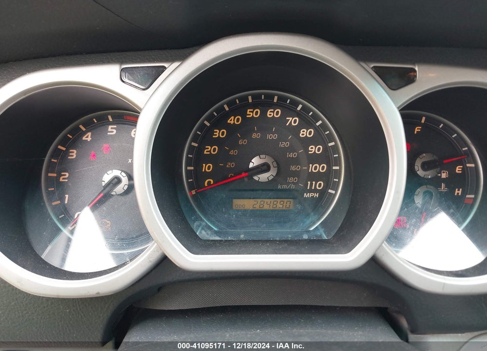 2004 TOYOTA 4RUNNER LIMITED V6 VIN: JTEZU17R840023551