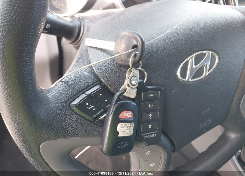 2013 HYUNDAI SONATA GLS VIN: 5NPEB4AC3DH745124