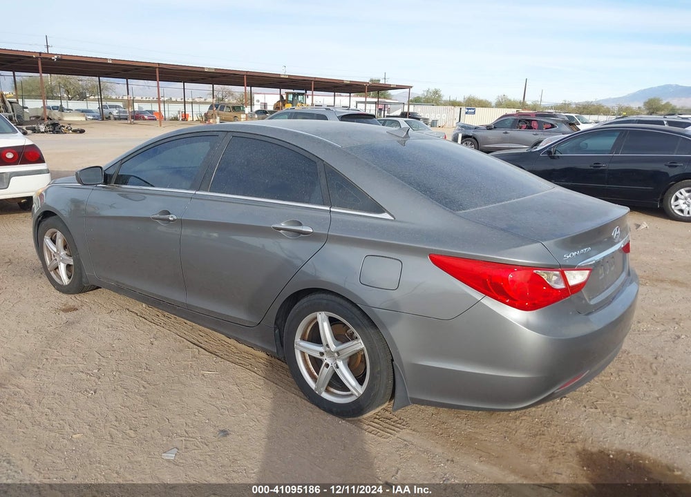 2013 HYUNDAI SONATA GLS VIN: 5NPEB4AC3DH745124