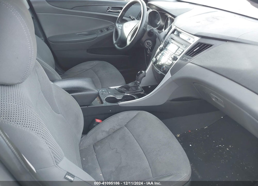 2013 HYUNDAI SONATA GLS VIN: 5NPEB4AC3DH745124