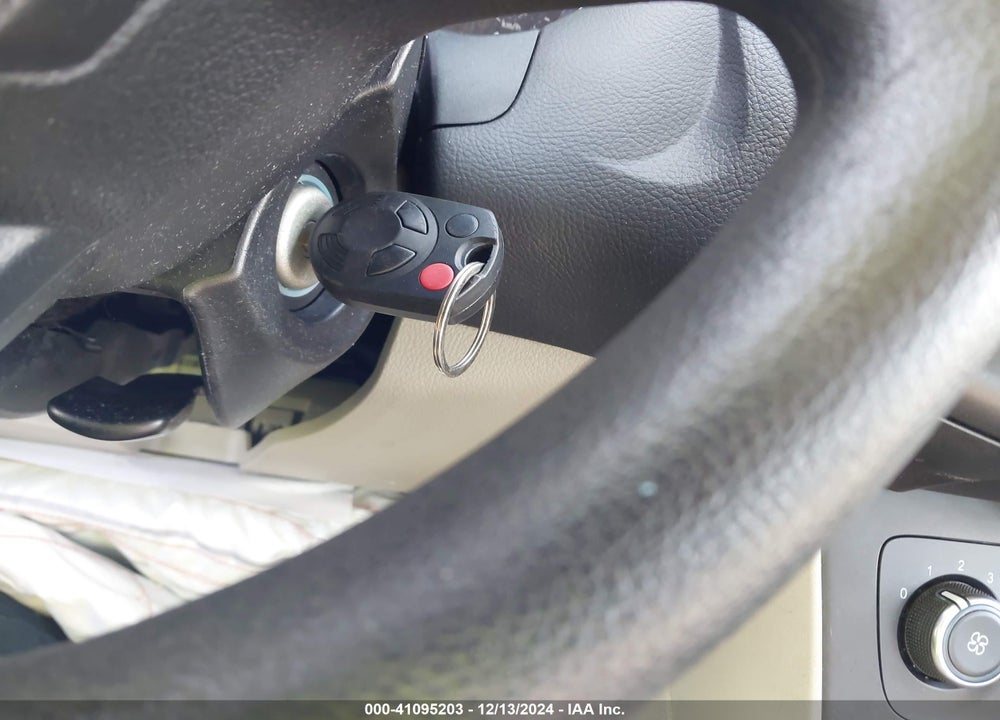 2018 FORD FOCUS VIN: 1FADP3F27JL324544