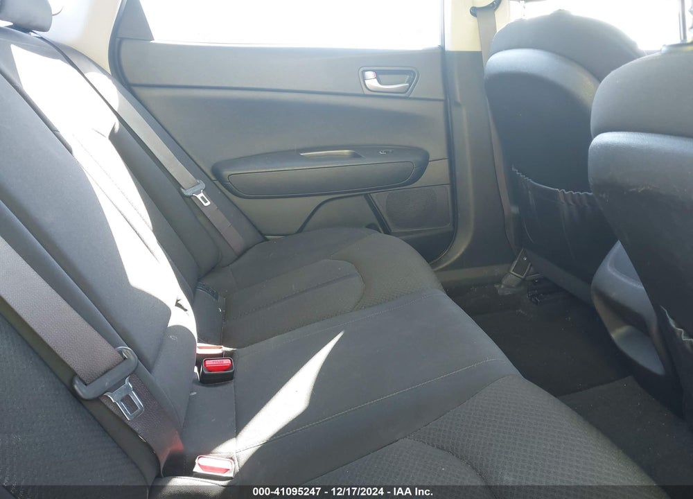 2016 KIA OPTIMA LX VIN: KNAGT4L31G5070863