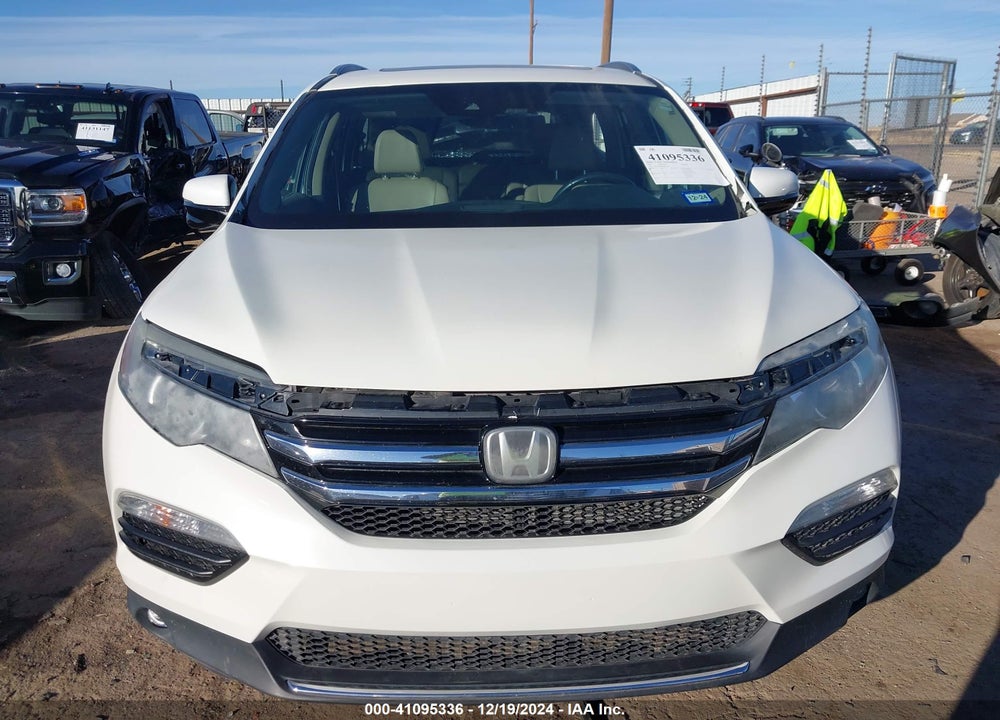 2017 HONDA PILOT TOURING VIN: 5FNYF6H93HB056387