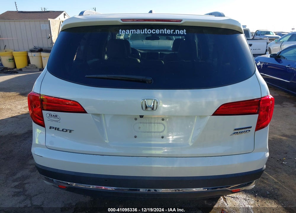 2017 HONDA PILOT TOURING VIN: 5FNYF6H93HB056387