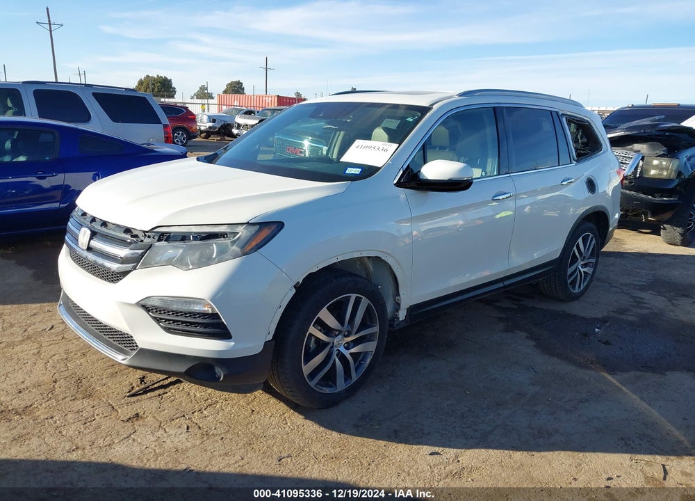 2017 HONDA PILOT TOURING VIN: 5FNYF6H93HB056387