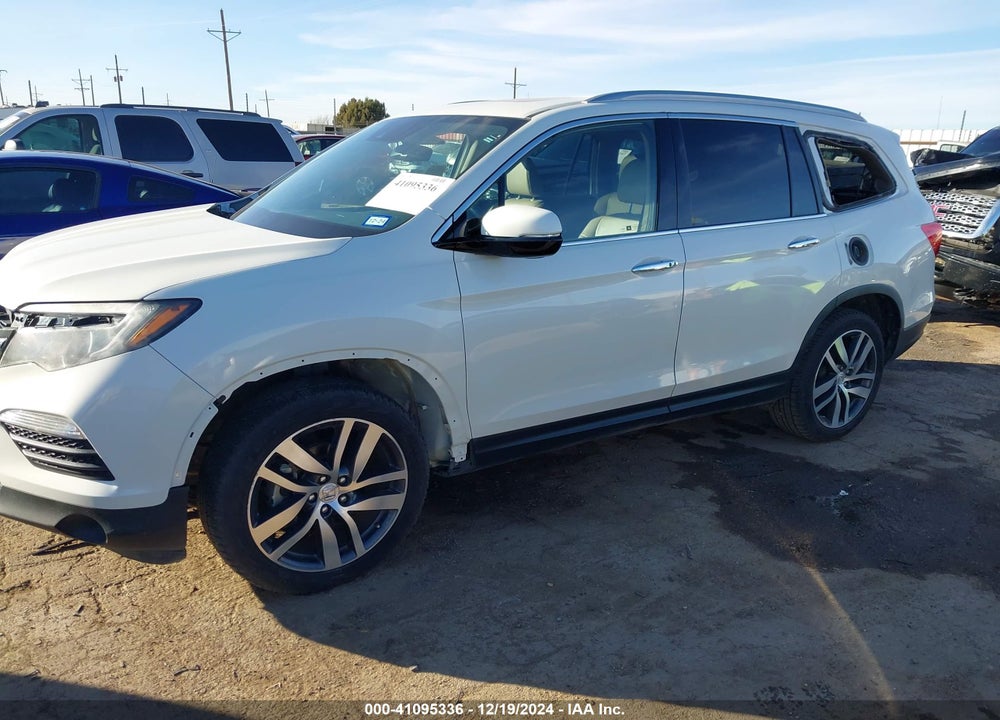 2017 HONDA PILOT TOURING VIN: 5FNYF6H93HB056387