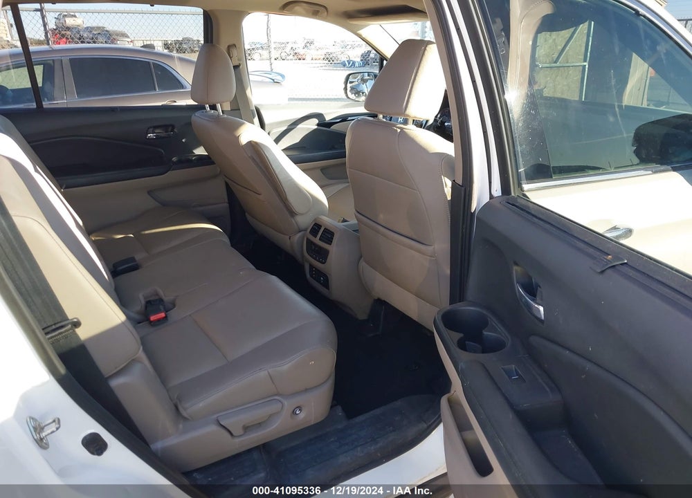 2017 HONDA PILOT TOURING VIN: 5FNYF6H93HB056387