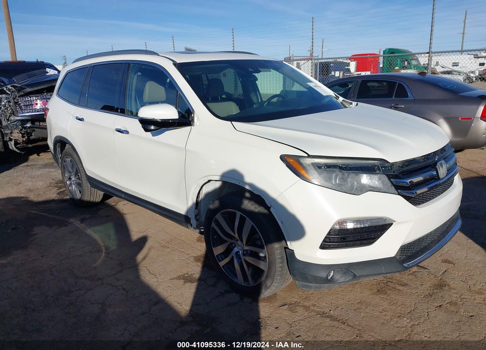 2017 HONDA PILOT TOURING VIN: 5FNYF6H93HB056387