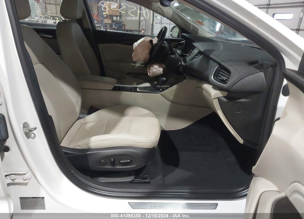 2019 BUICK REGAL TOURX VIN: W04GV8SX3K1025572