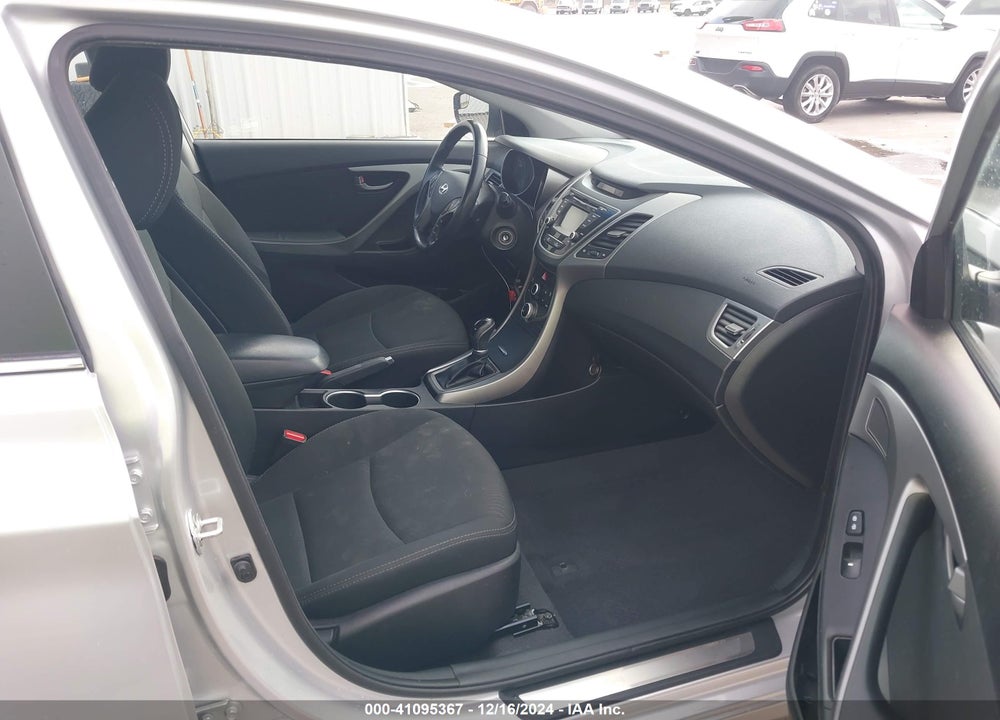 2015 HYUNDAI ELANTRA SE VIN: 5NPDH4AE0FH638112