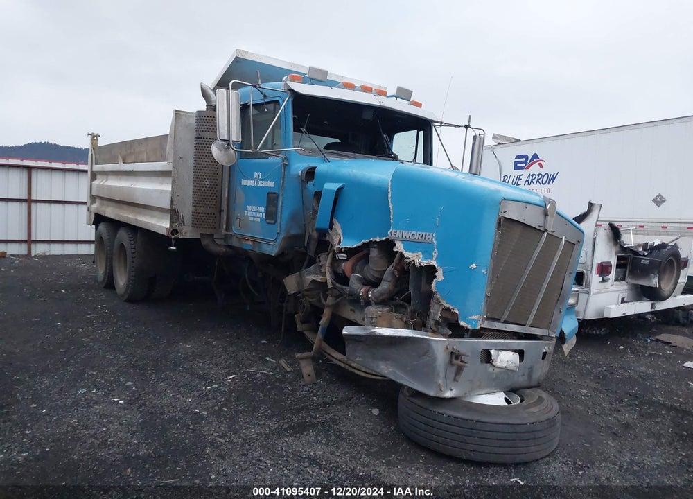 1993 KENWORTH CONSTRUCTION T800 VIN: 1XKDD69X0PS596867