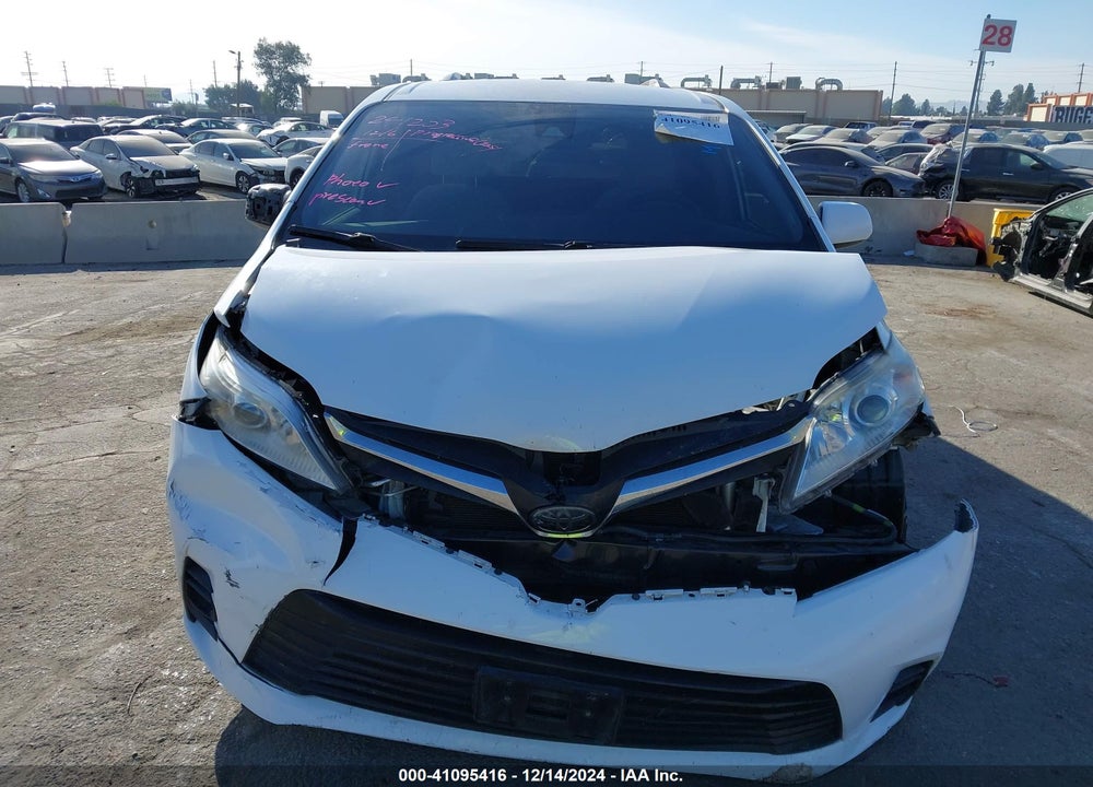 2019 TOYOTA SIENNA LE 8 PASSENGER VIN: 5TDKZ3DC1KS986935