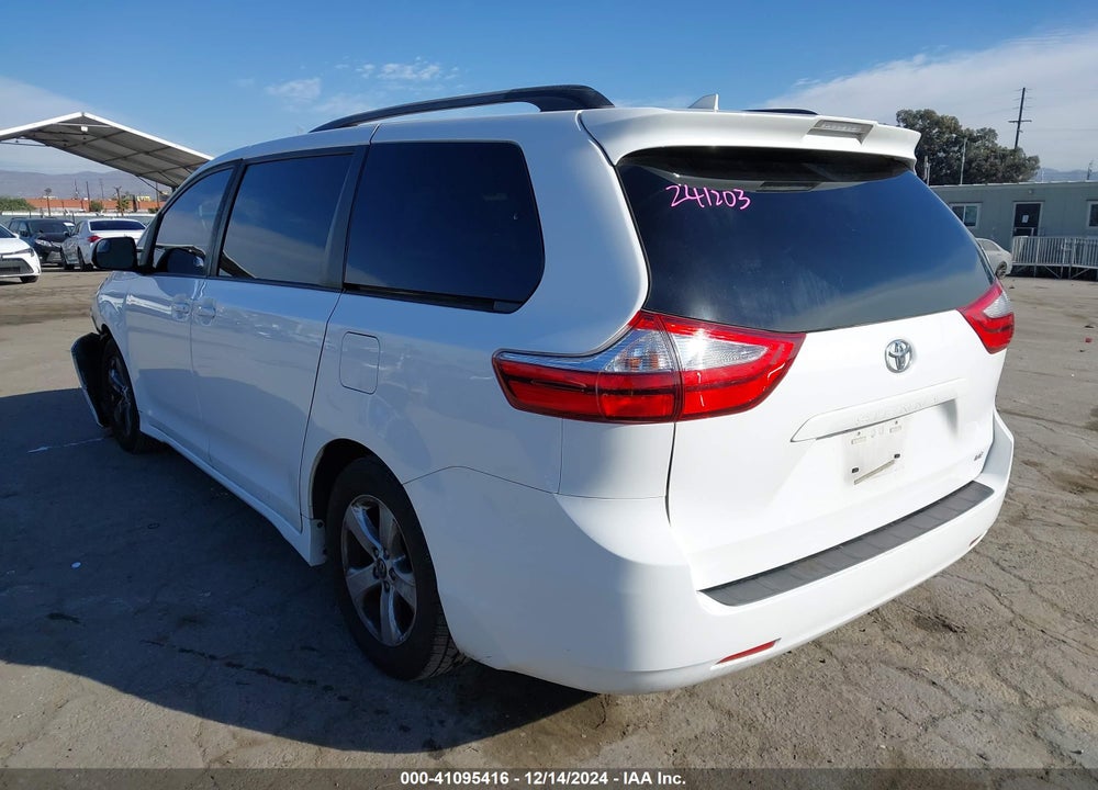 2019 TOYOTA SIENNA LE 8 PASSENGER VIN: 5TDKZ3DC1KS986935