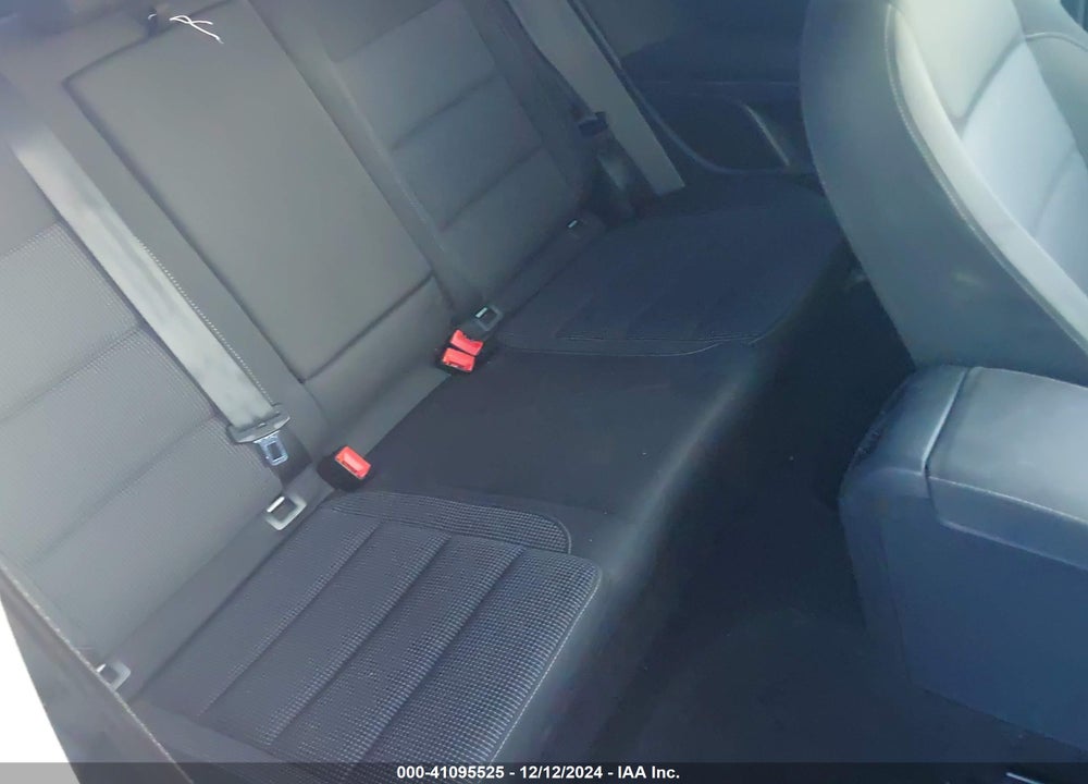 2013 VOLKSWAGEN GOLF VIN: WVWAB7AJ1DW049905