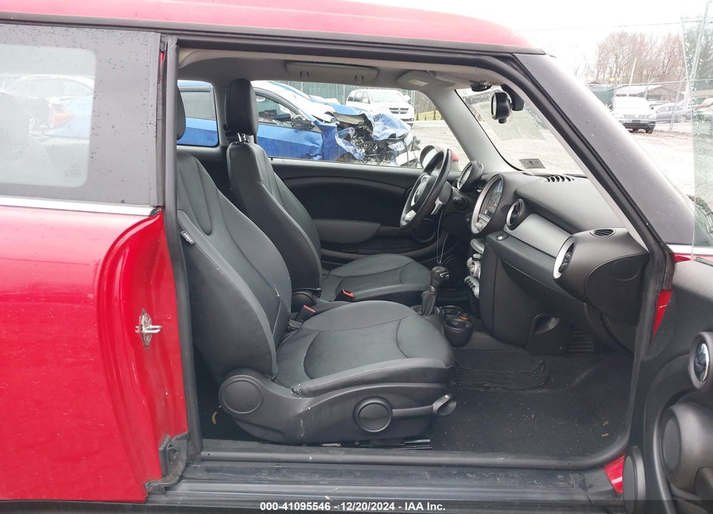 2008 MINI COOPER CLUBMAN VIN: WMWML33528TN68047