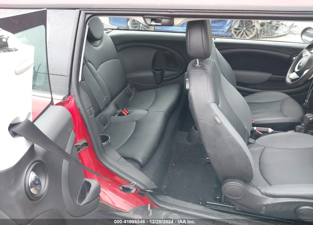 2008 MINI COOPER CLUBMAN VIN: WMWML33528TN68047