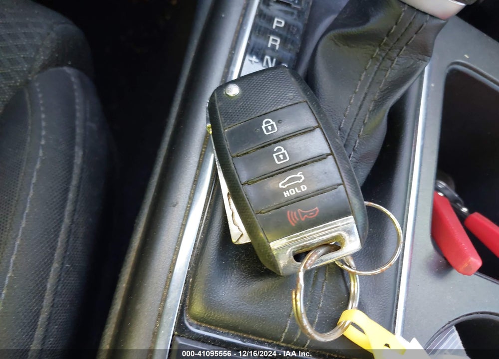 2016 KIA OPTIMA LX VIN: 5XXGT4L34GG040920