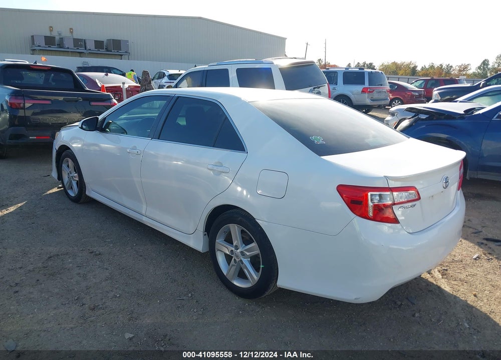 2013 TOYOTA CAMRY SE VIN: 4T1BF1FKXDU262690