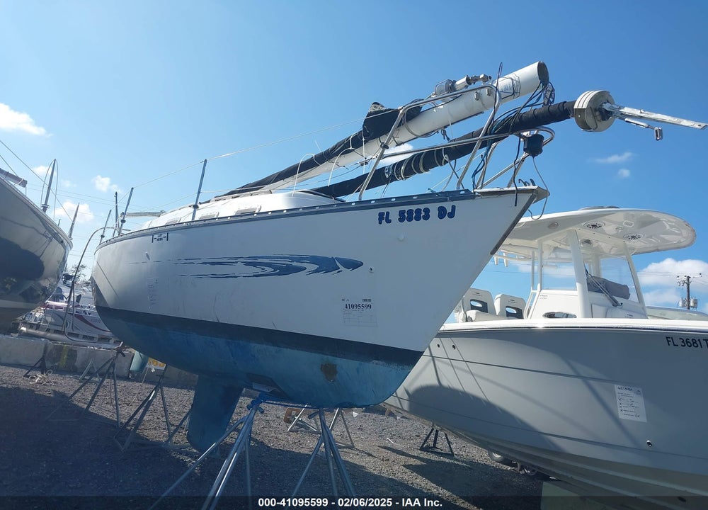 1983 HUNTER OTHER VIN: HUN55237M83H-27