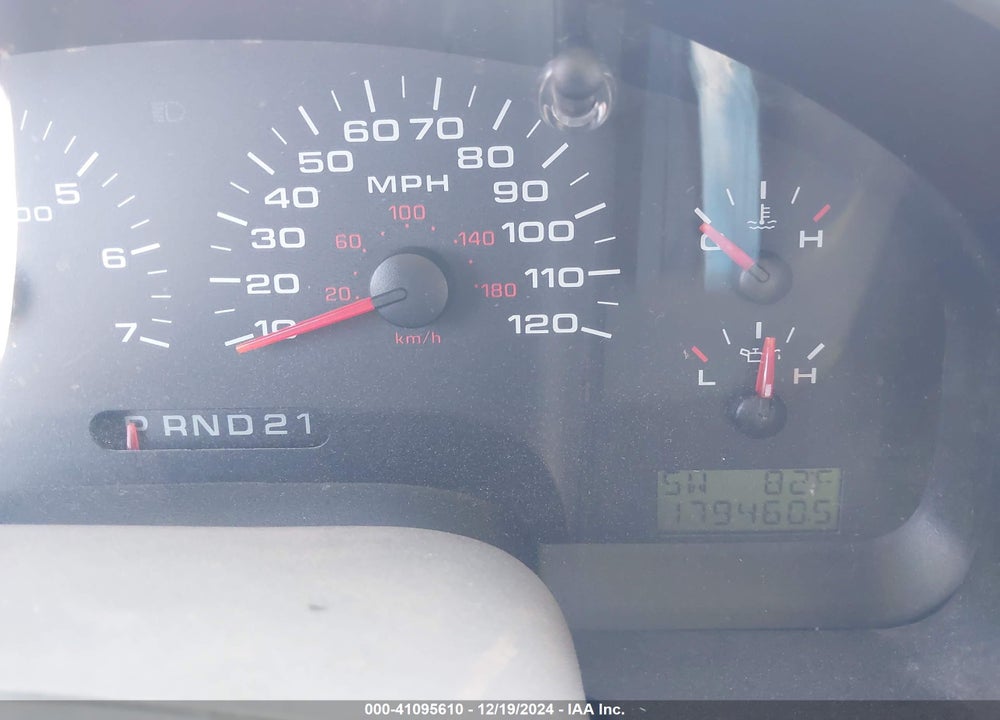 2005 FORD F-150 XLT VIN: 1FTRW12W35KD32409
