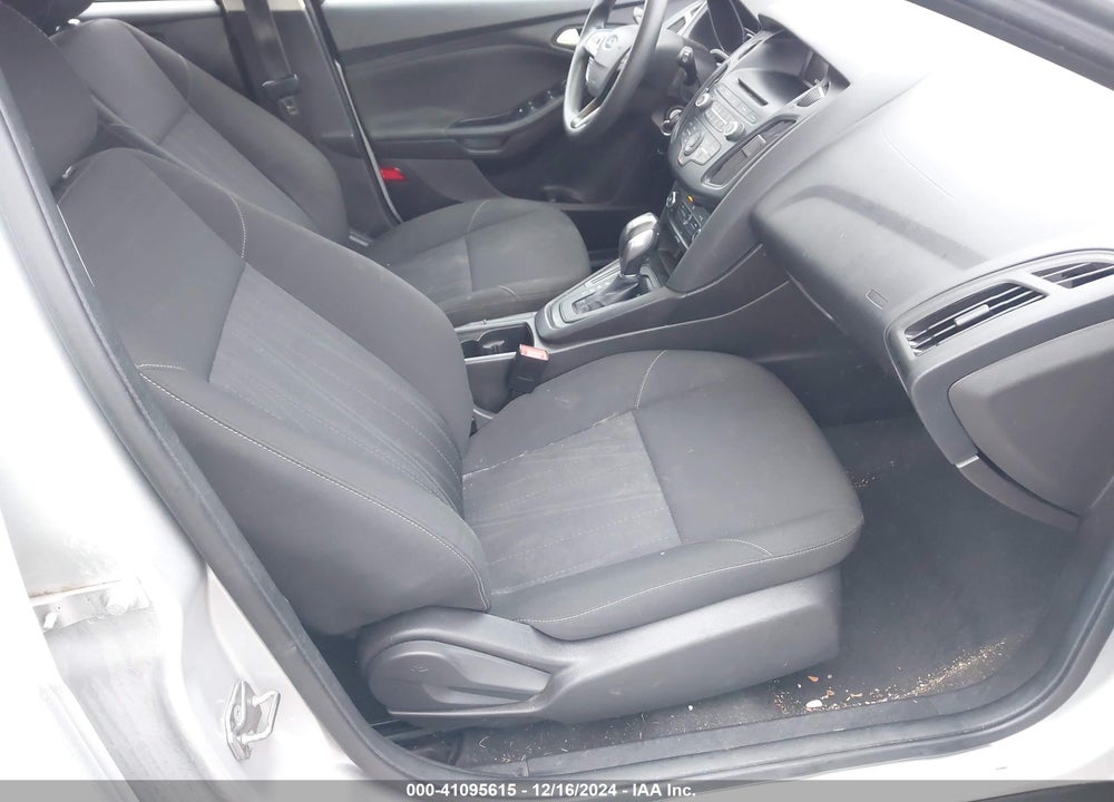 2015 FORD FOCUS SE VIN: 1FADP3K26FL317291