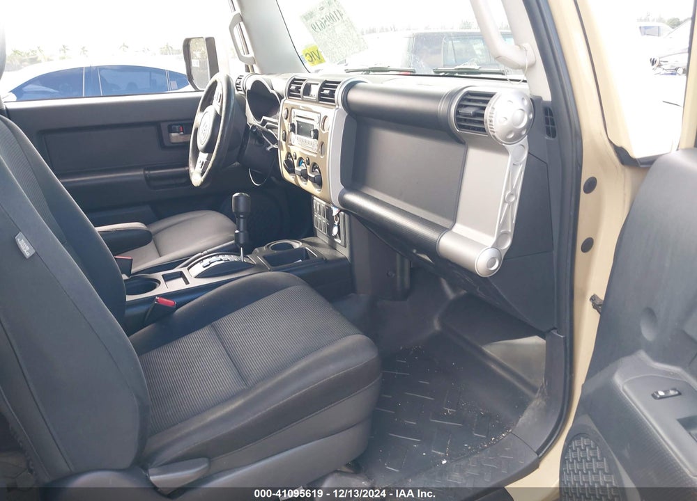 2012 TOYOTA FJ CRUISER VIN: JTEZU4BF1CK012635