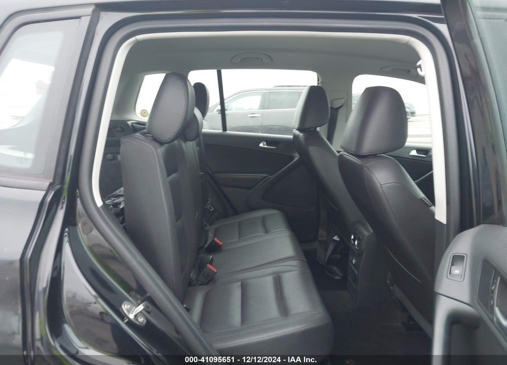 2016 VOLKSWAGEN TIGUAN S VIN: WVGAV7AX3GW600301