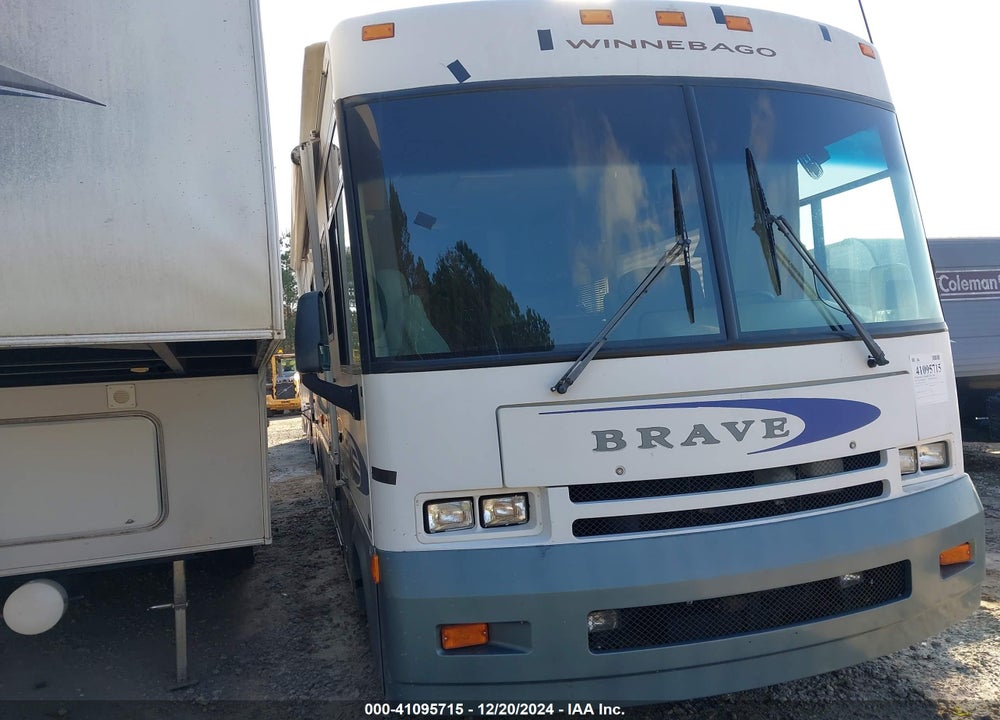 2001 WORKHORSE CUSTOM CHASSIS MOTORHOME CHASSIS P3500 VIN: 5B4LP57G313326681