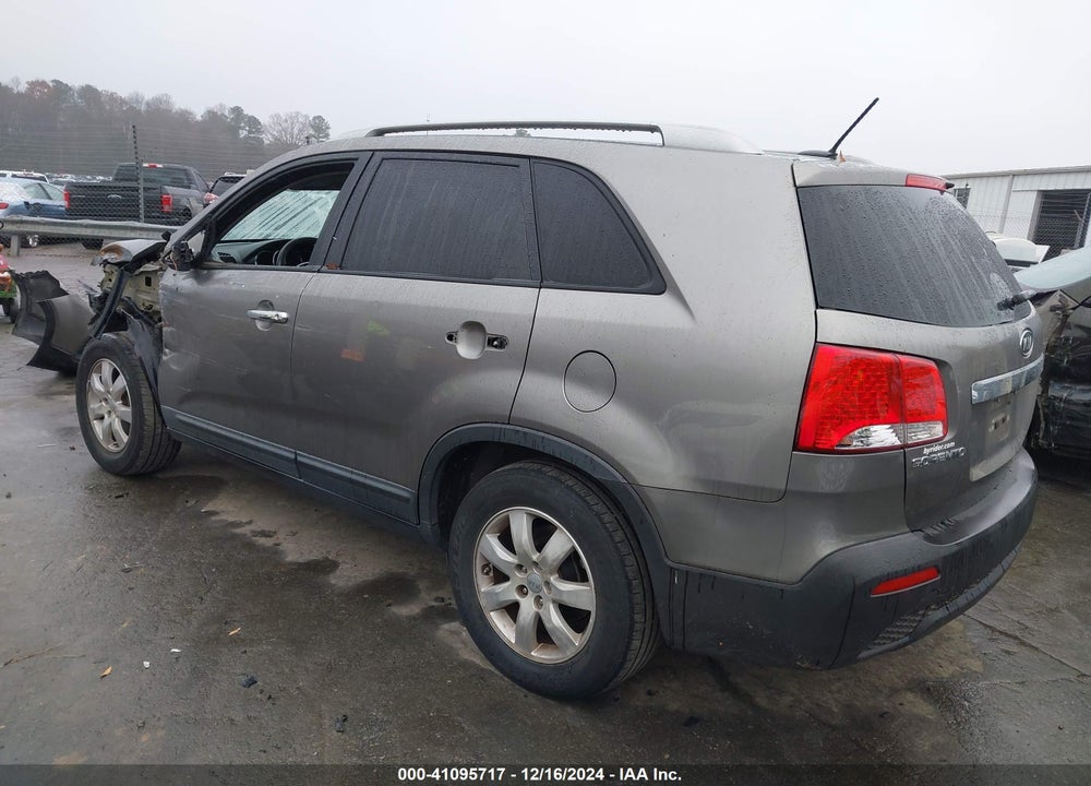 2013 KIA SORENTO LX V6 VIN: 5XYKT4A24DG348052