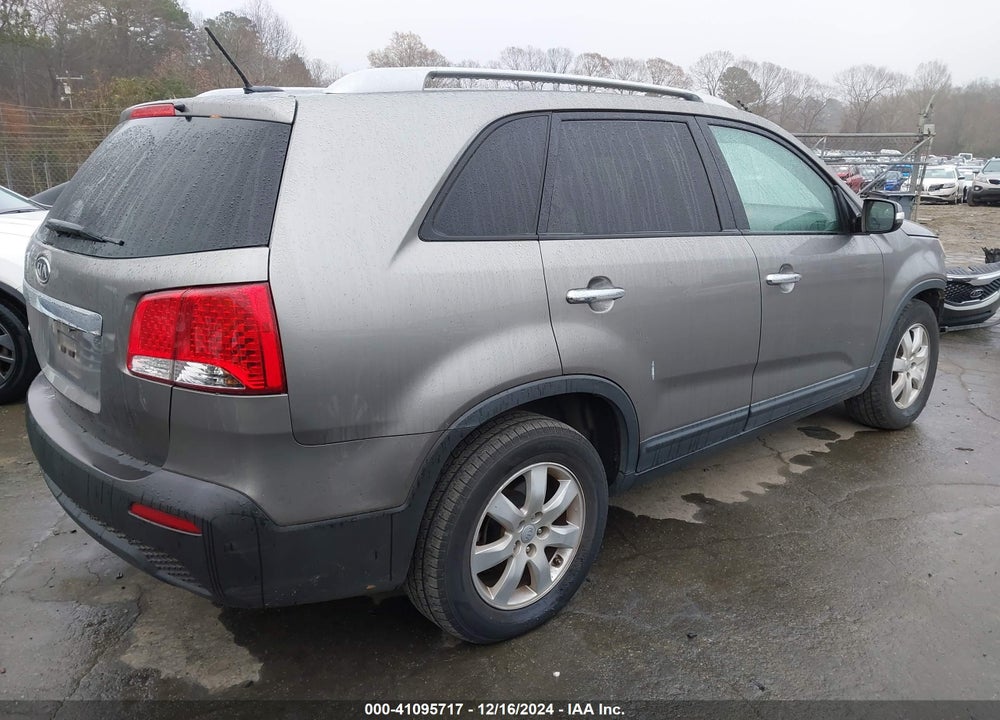 2013 KIA SORENTO LX V6 VIN: 5XYKT4A24DG348052