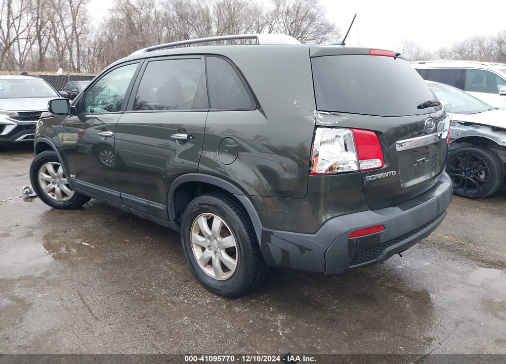 2011 KIA SORENTO LX V6 VIN: 5XYKTDA29BG150404