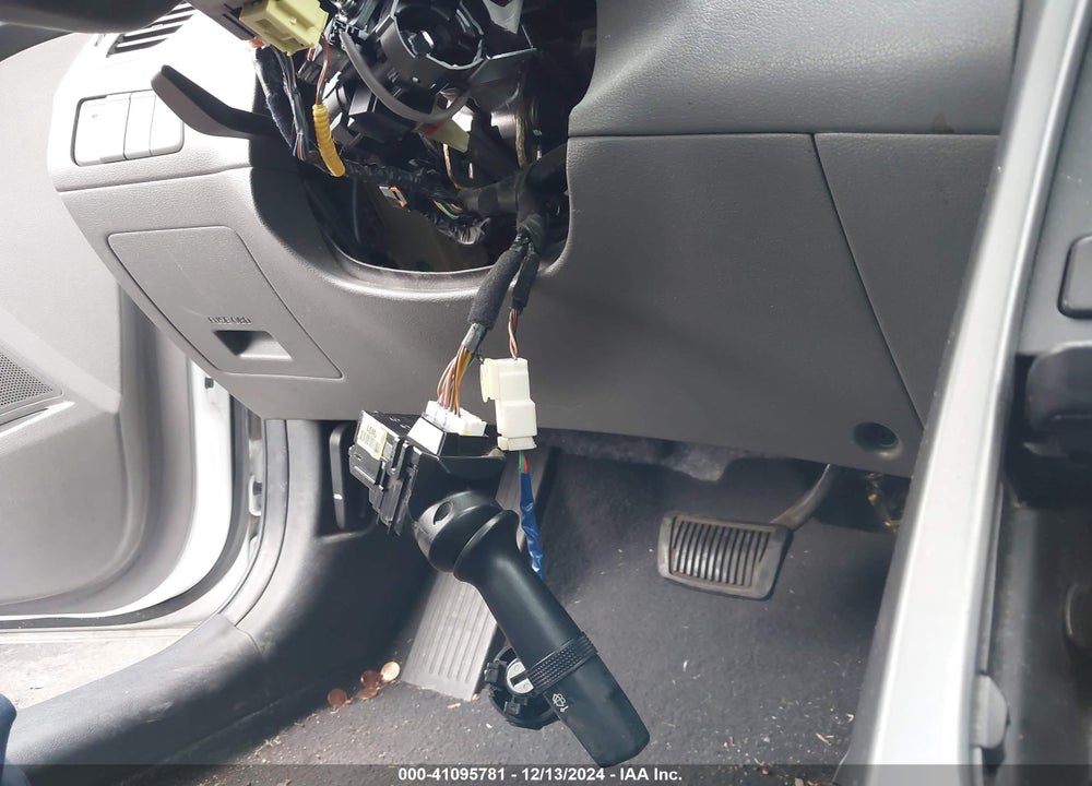 2014 HYUNDAI ELANTRA SE VIN: 5NPDH4AE0EH516459